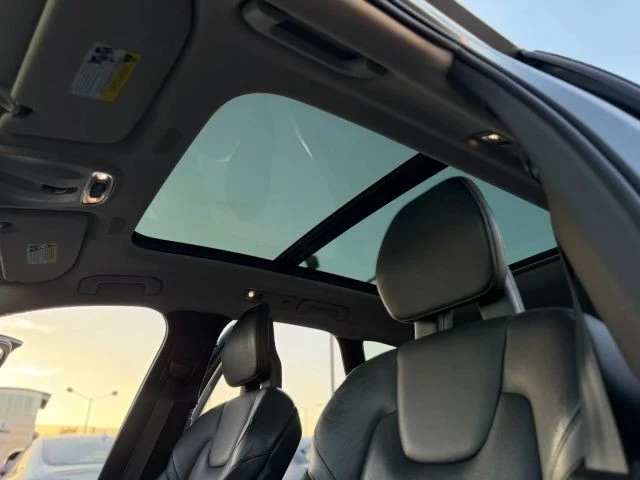 2018 Volvo XC60 2nd Gen - Image 18 of 21