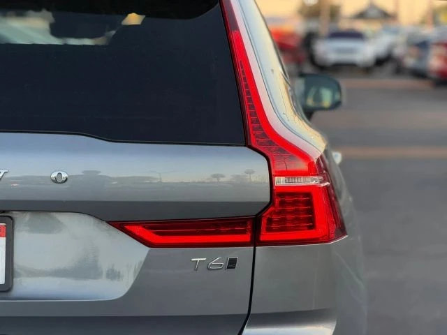 2018 Volvo XC60 2nd Gen - Image 9 of 21