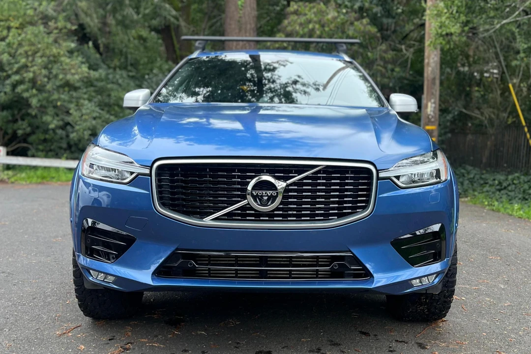 2018 Volvo XC60 2nd Gen - Image 2 of 31