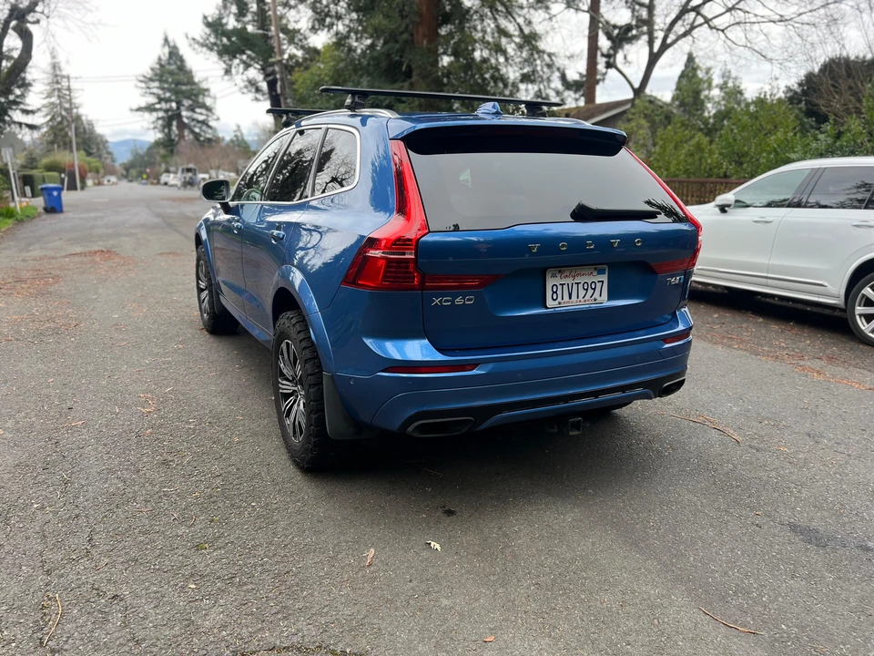 2018 Volvo XC60 2nd Gen - Image 14 of 31