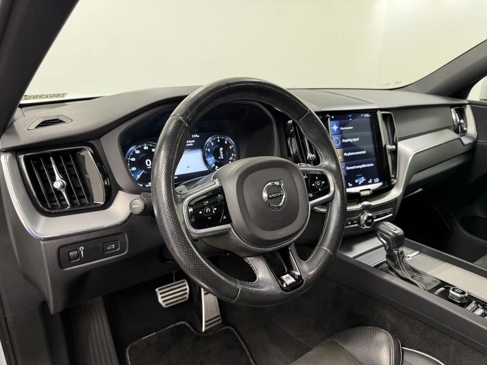 2018 Volvo XC60 2nd Gen - Image 17 of 21