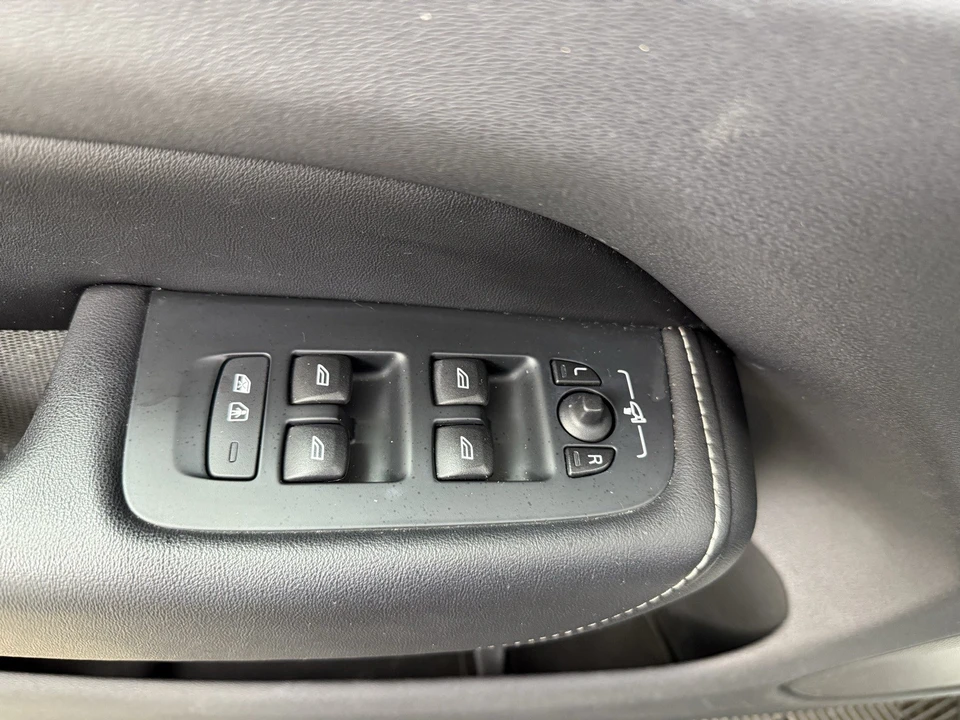 2018 Volvo XC60 2nd Gen - Image 12 of 21
