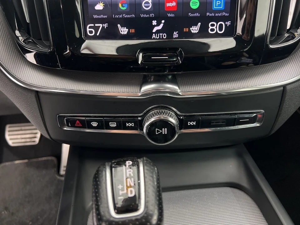 2018 Volvo XC60 2nd Gen - Image 16 of 21