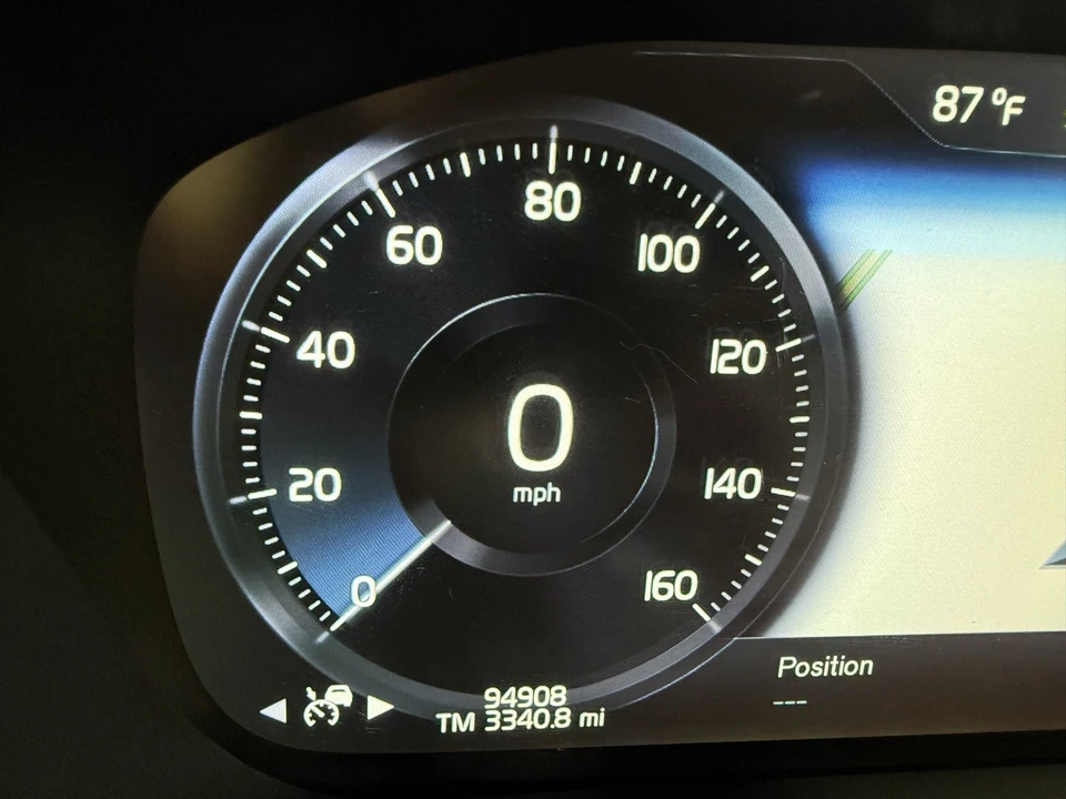 2018 Volvo XC60 2nd Gen - Image 18 of 21