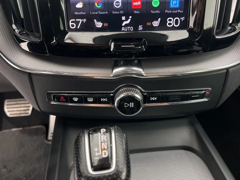 2018 Volvo XC60 2nd Gen - Image 16 of 21
