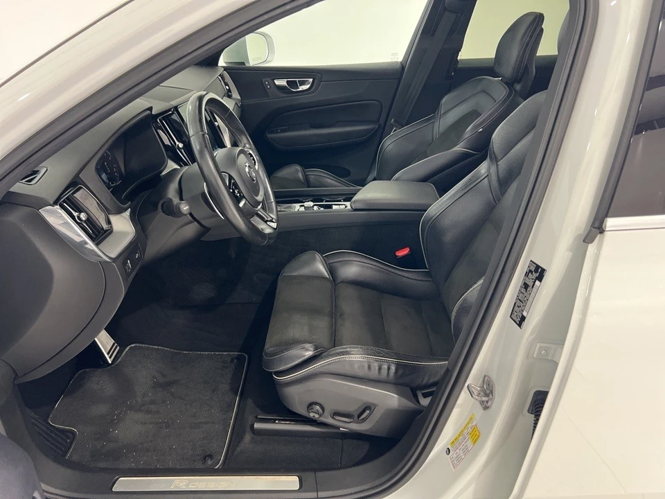 2018 Volvo XC60 2nd Gen - Image 18 of 21