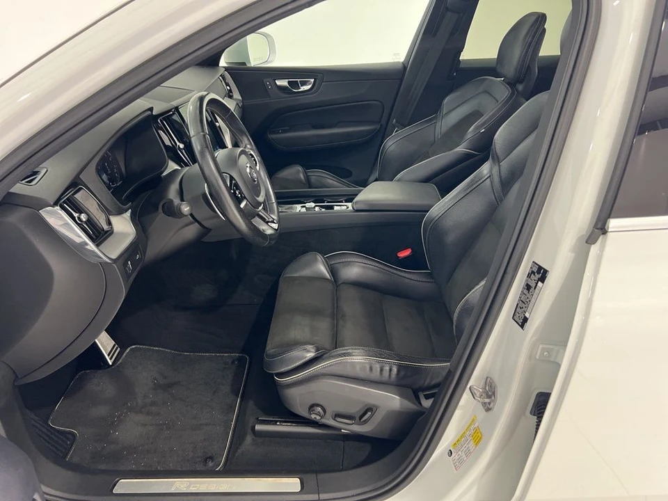 2018 Volvo XC60 2nd Gen - Image 18 of 21