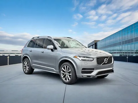 2018 Volvo XC90 T6 Momentum