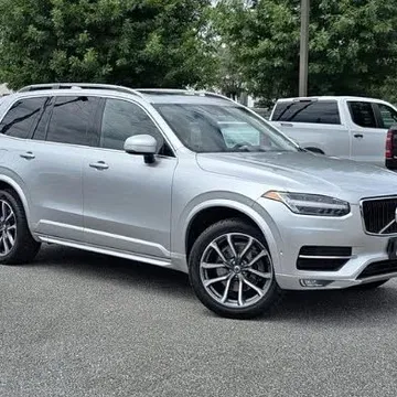 2018 Volvo XC90 T5 Momentum