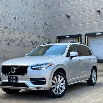 2018 Volvo XC90 T5 Momentum Sport Utility 4D