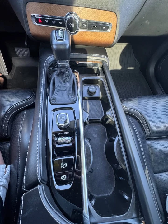 2018 Volvo XC90 2nd Gen - Image 15 of 20