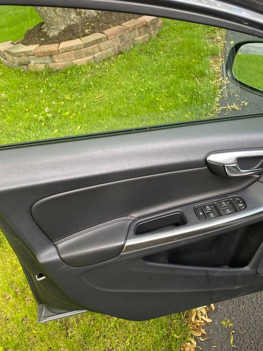 2018 Volvo V60 1st Gen - Image 2 of 8