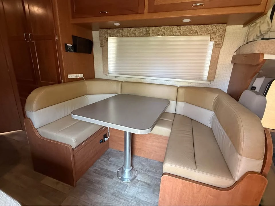 2018 Winnebago - Image 7 of 10