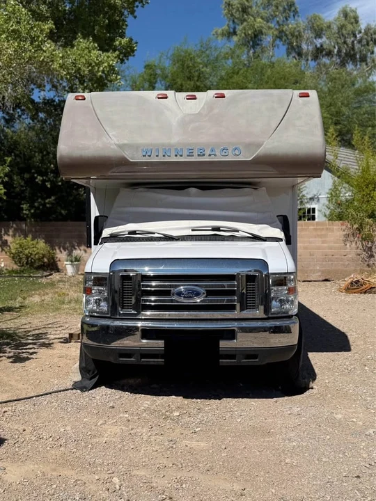 2018 Winnebago - Image 2 of 10