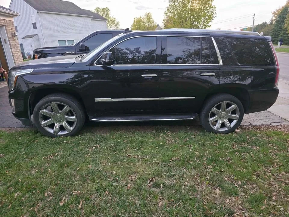 2018 Cadillac Escalade 4th Gen - Image 3 of 10
