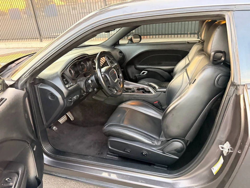 2018 Dodge Challenger 3rd Gen - Image 9 of 15