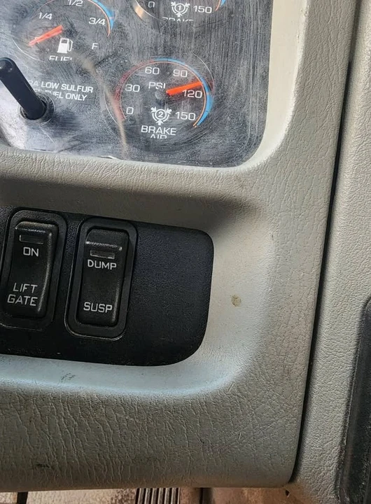 2018 International 4300 - Image 4 of 20