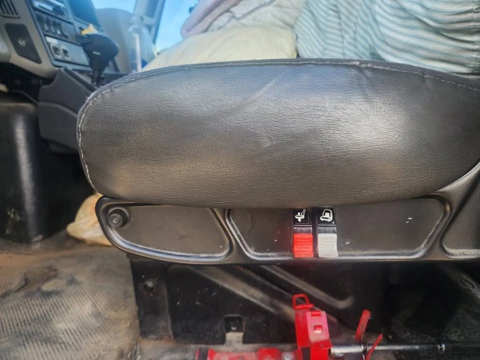 2018 International 4300 - Image 9 of 20