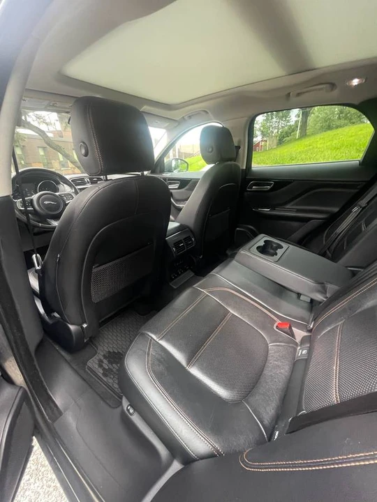 2018 Jaguar F-Pace - Image 19 of 24