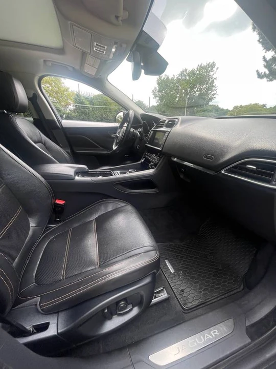 2018 Jaguar F-Pace - Image 16 of 24