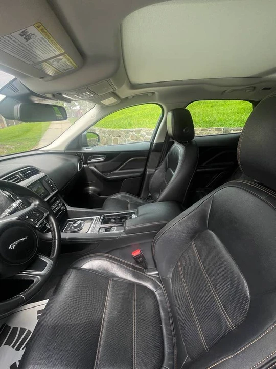 2018 Jaguar F-Pace - Image 17 of 22