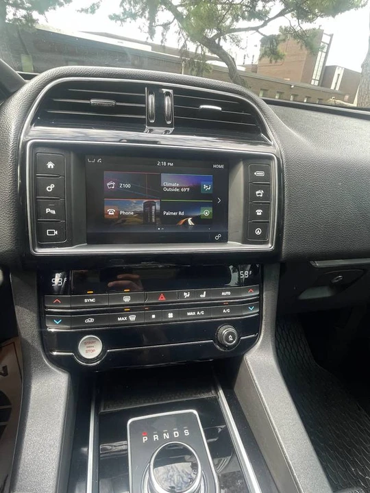 2018 Jaguar F-Pace - Image 12 of 22