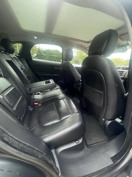 2018 Jaguar F-Pace - Image 11 of 22