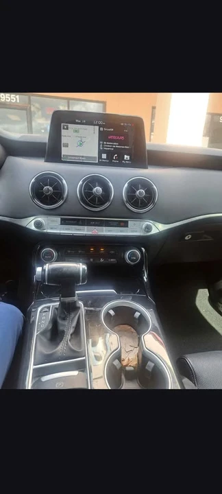 2018 Kia Stinger - Image 4 of 8