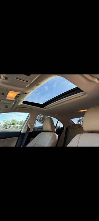 2018 Lexus IS 3rd Gen - Image 4 of 8