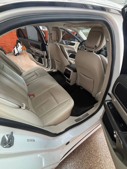 2018 Lincoln Continental 10th Gen - Image 10 of 14