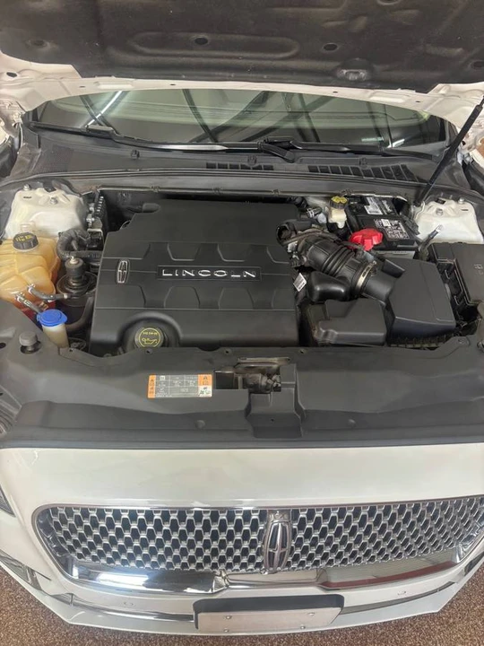 2018 Lincoln Continental 10th Gen - Image 12 of 14