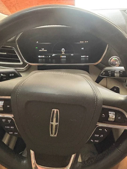 2018 Lincoln Continental 10th Gen - Image 5 of 14