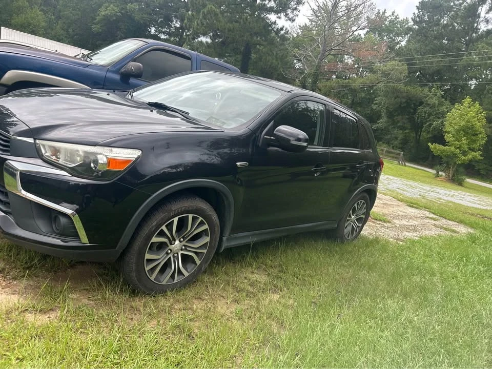 2018 Mitsubishi Outlander - Image 2 of 2