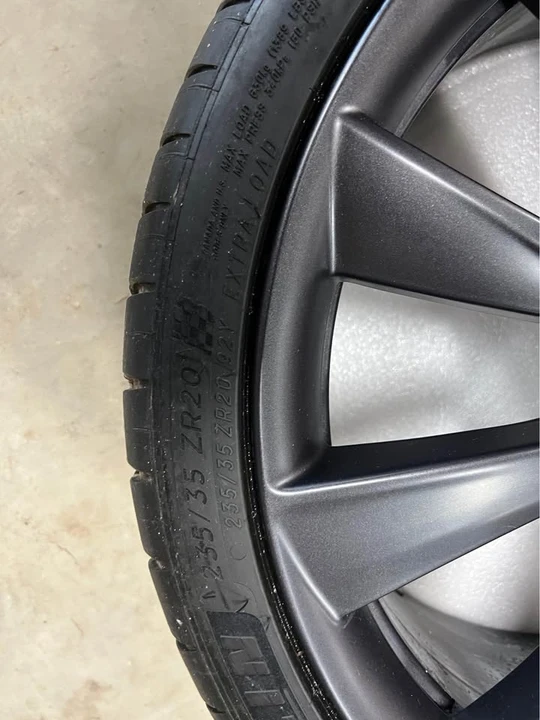 2018 Tesla Model 3 Performance - Image 9 of 10