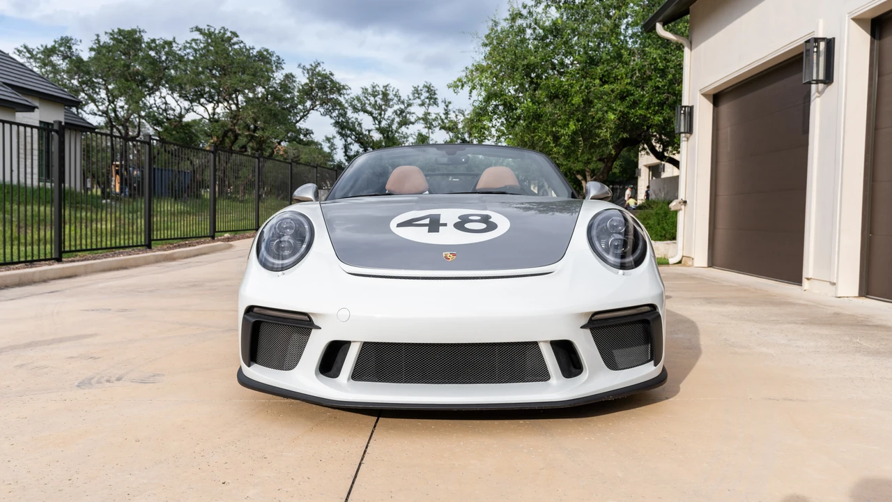 2019 Porsche 991 Speedster - Image 2 of 31