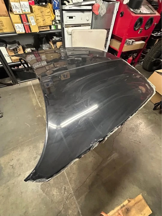2019 Parts & Memorabilia Bodywork - Image 3 of 6
