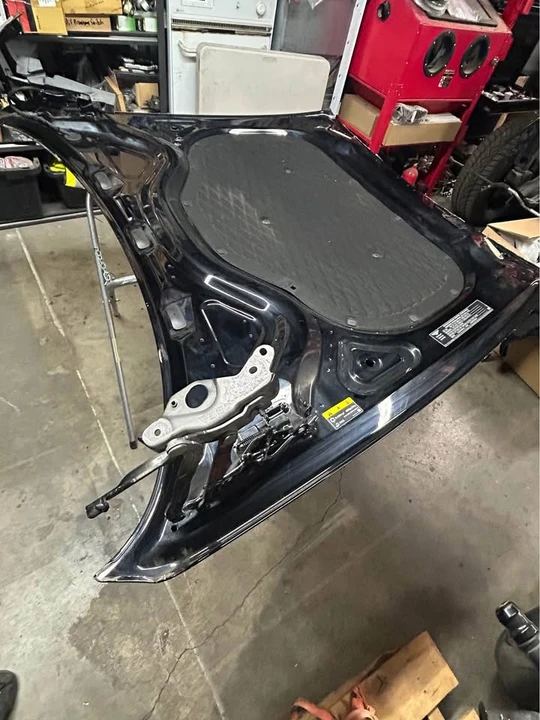 2019 Parts & Memorabilia Bodywork - Image 5 of 6