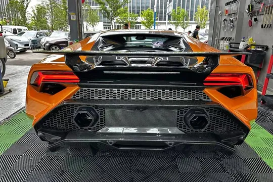 Lamborghini Huracan EVO Tecnica Style Rear Bumper
