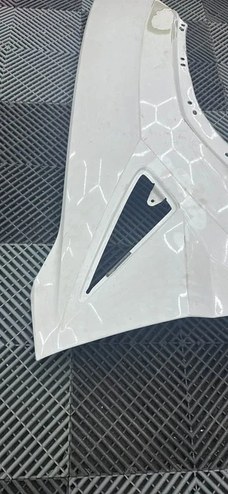 2019 Parts & Memorabilia Bodywork - Image 3 of 3