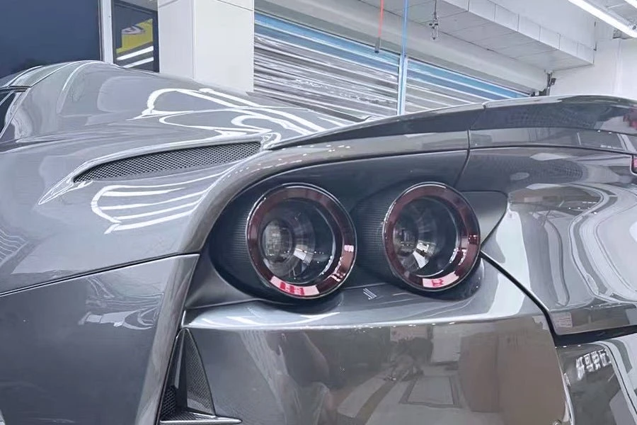 2019 Parts & Memorabilia Bodywork - Image 2 of 5