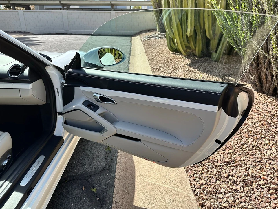 2019 Porsche 718 Cayman - Image 15 of 31