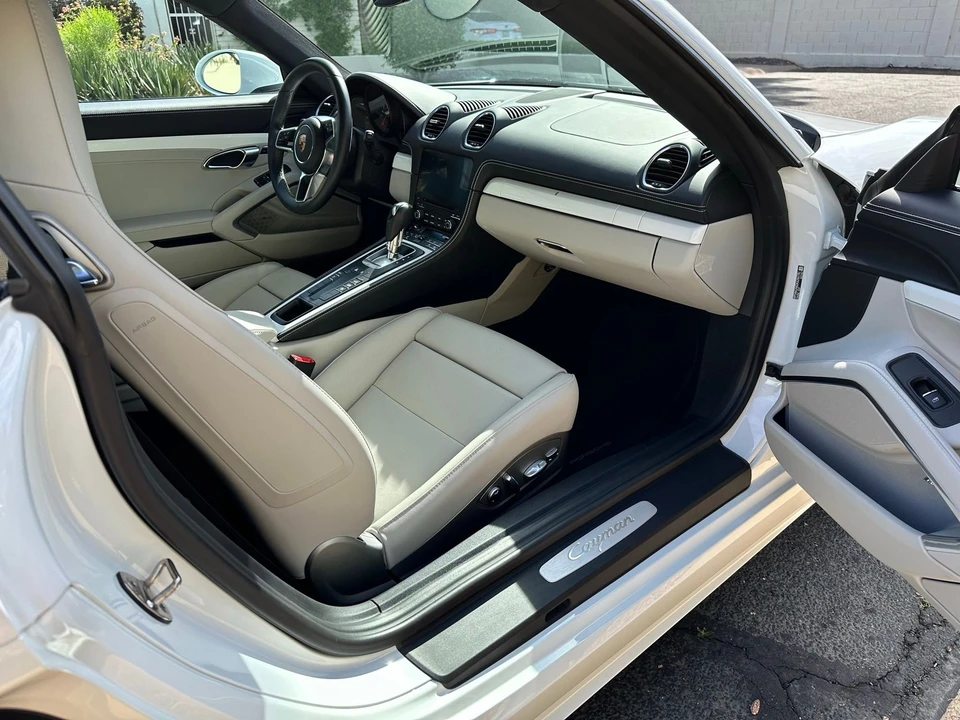 2019 Porsche 718 Cayman - Image 14 of 31