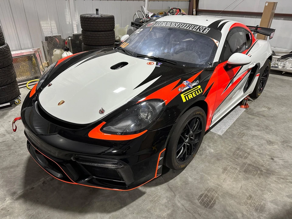 2019 Porsche 718 Cayman GT4 - Image 6 of 31