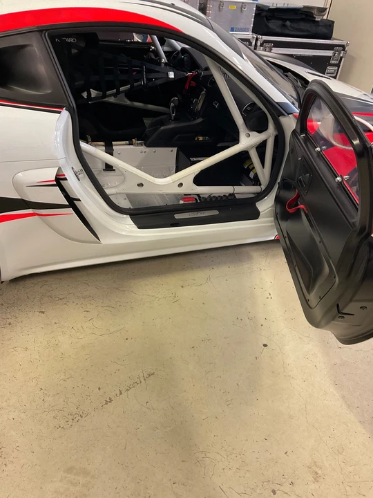 2019 Porsche 718 Cayman GT4 - Image 22 of 31