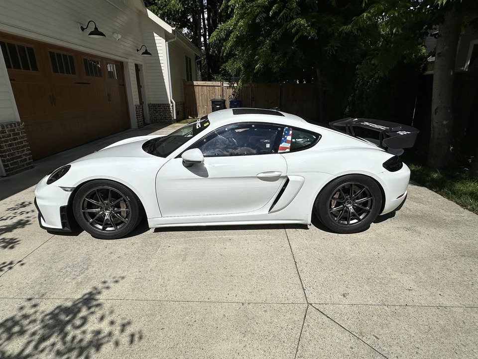 2019 Porsche 718 Cayman GT4 Clubsport - Image 8 of 8