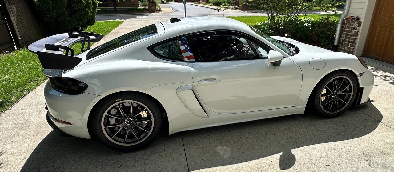 2019 Porsche 718 Cayman GT4 Clubsport - Image 2 of 8