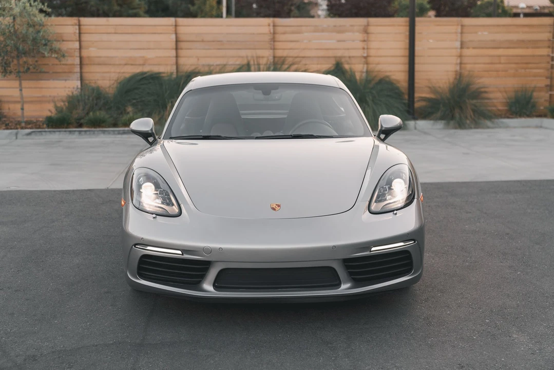 2019 Porsche 718 Cayman - Image 2 of 8
