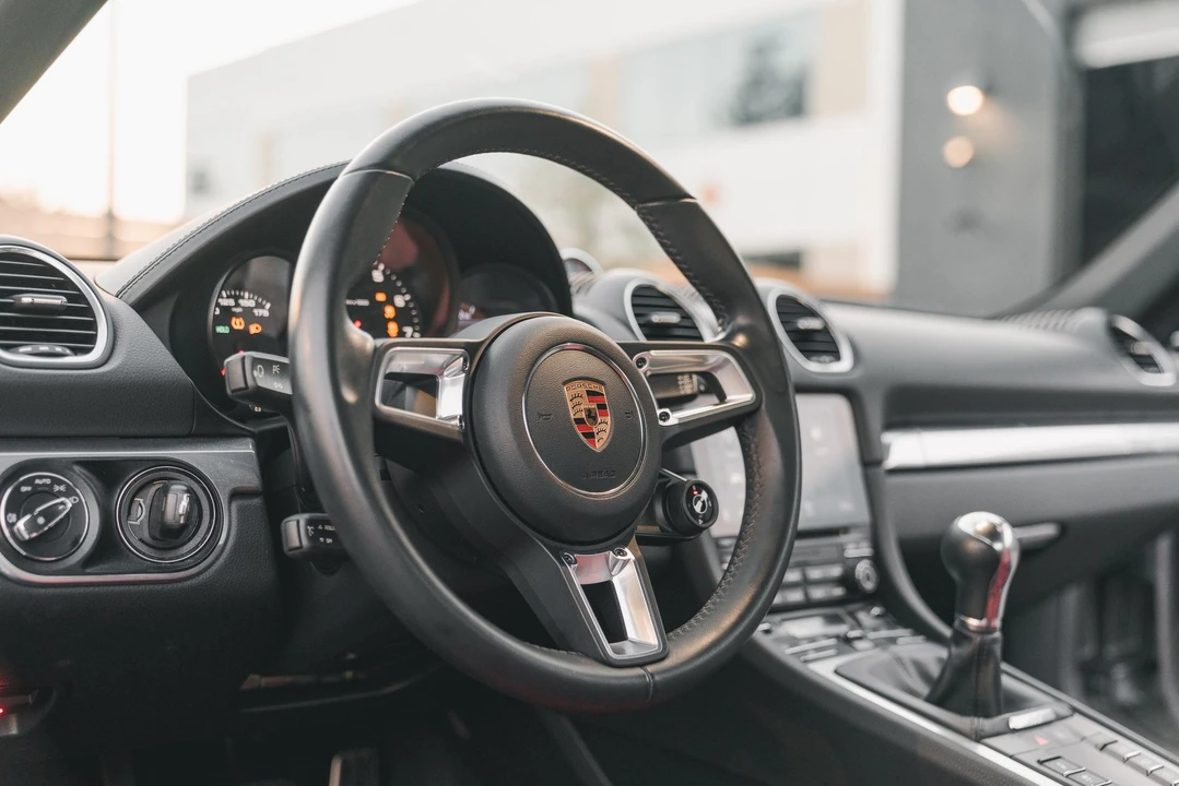 2019 Porsche 718 Cayman - Image 5 of 8