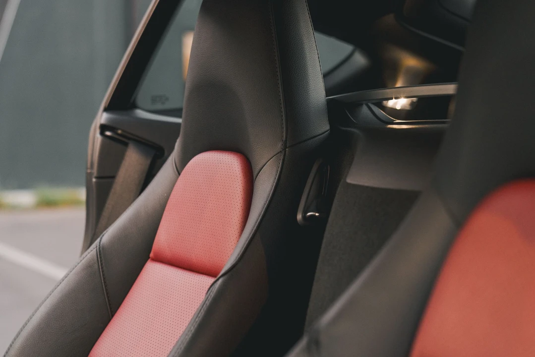 2019 Porsche 718 Cayman - Image 8 of 8