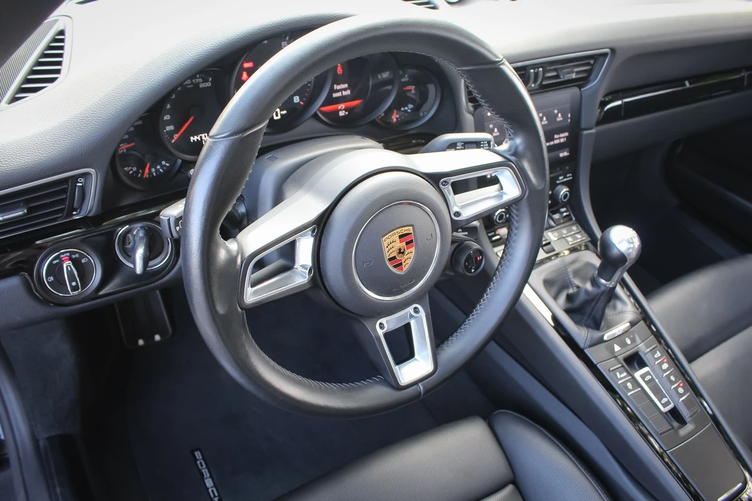 2019 Porsche 991 Targa 4 & 4S - Image 13 of 19